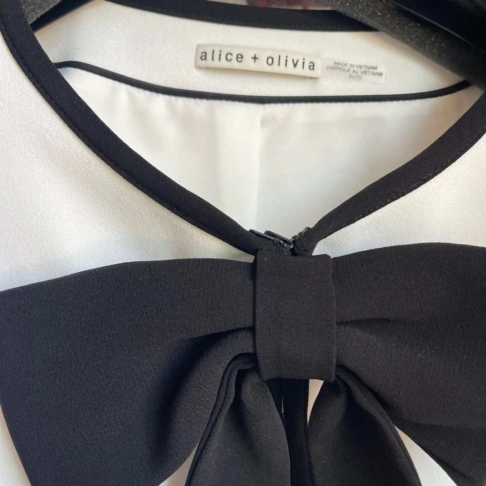 Alice + Olivia Kidman Cropped - White and Black Bow Blazer. NWOT - Picture 3 of 7
